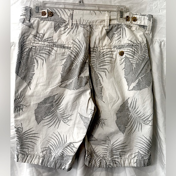 Nautica shorts in new condition size 32 - Picture 4 of 4